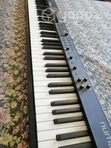Piano studiologic numa compact2x y amplificador