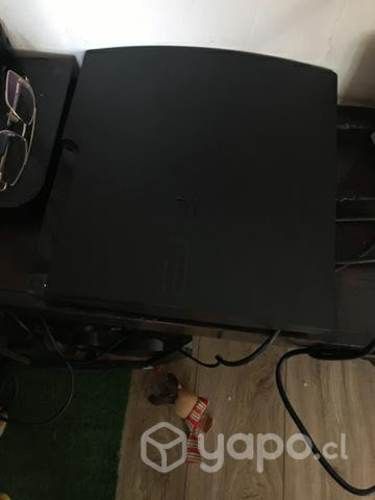 PS3 slim desbloqueada con 2 tiendas y 26 juegos