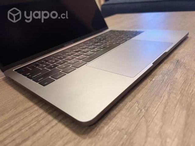 Macbook pro touchbar 2017 13' 8gb ram 256 gb ssd