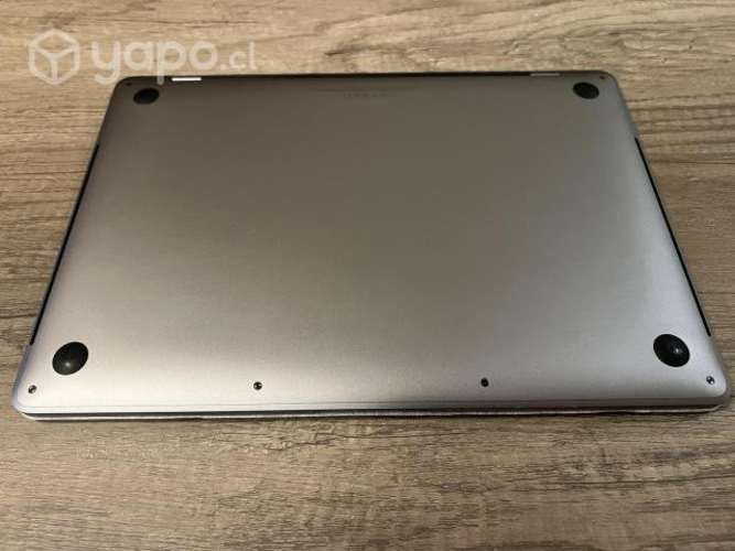 Macbook pro touchbar 2017 13' 8gb ram 256 gb ssd