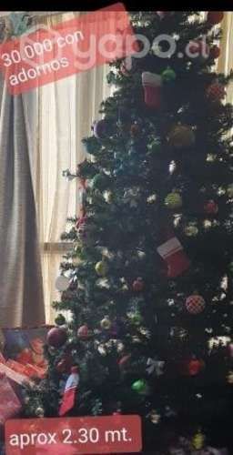 Árbol americano 2.30 con adornos