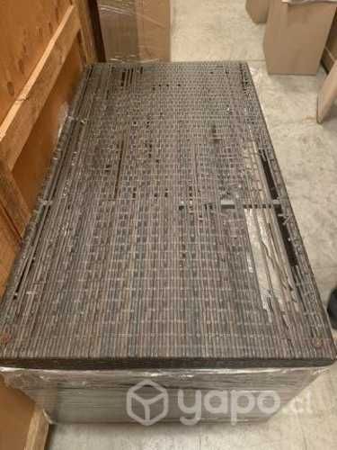 Mesa terraza con vidrio y 2 banquetas con detalle