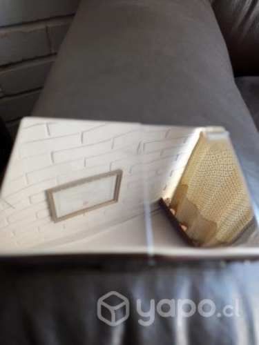 Cigarrera con encendedor metálico