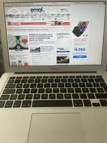 Macbook air 2011. Buen estado
