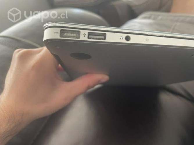 Macbook air 2011. Buen estado