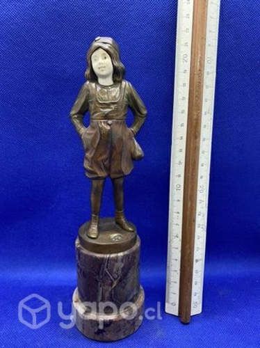 Antigua escultura Alemana Bronce y marf. c 1920