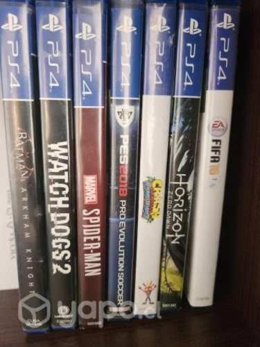 Ps4 + dos mandos + 7 juegos fisicos y 2 digitales