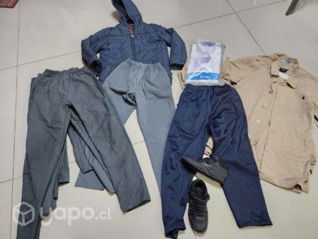 Ropa escolar usada