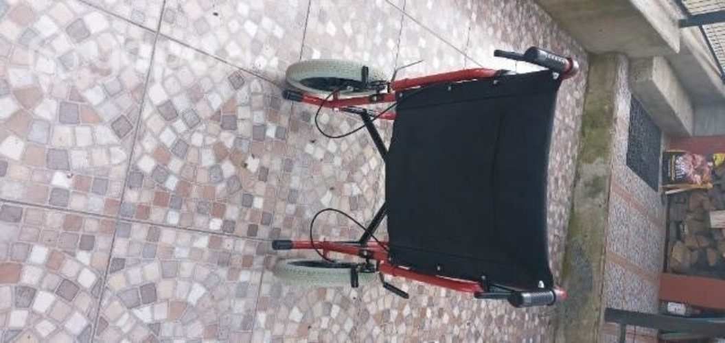 Silla de ruedas usada.