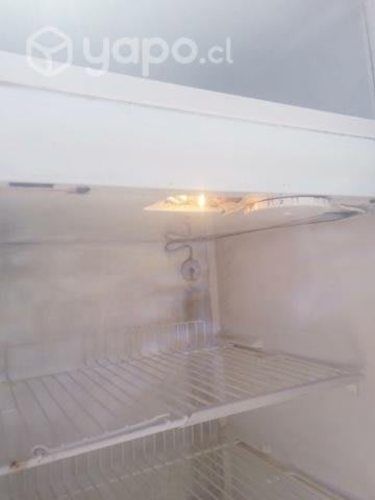 Refrigerador mediano marca mademsa