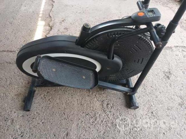 Bicicleta eliptica marca Bodytone