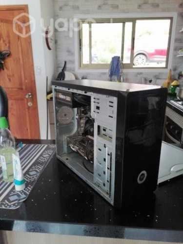 PC gamer gama media-baja, usado bien cuidado