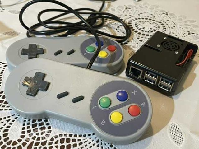 Consola extra pequeña raspberry