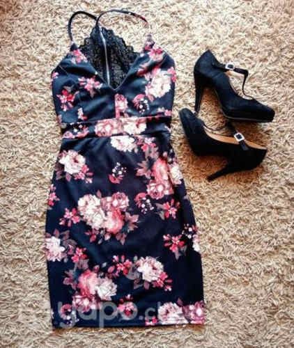 Vestido floral, espalda abierta con encaje talla S