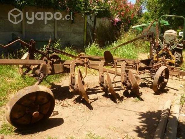 Arado antiguo de tiro