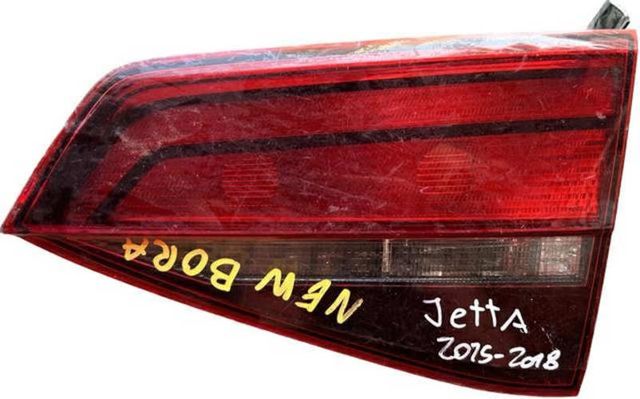 Foco maleta derecho Volkswagen jetta 2015-2018