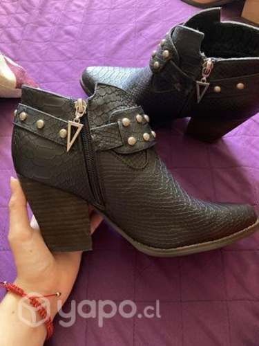 Botines negros