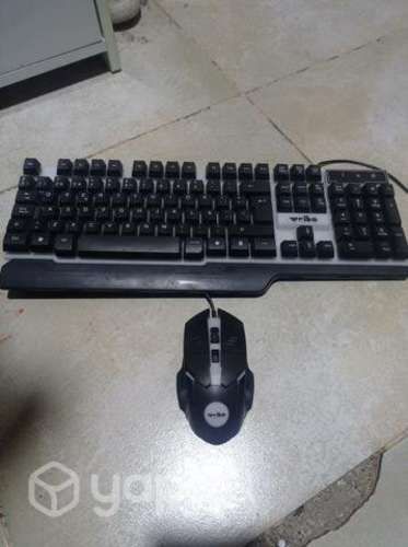 conjunto de teclado y mouse