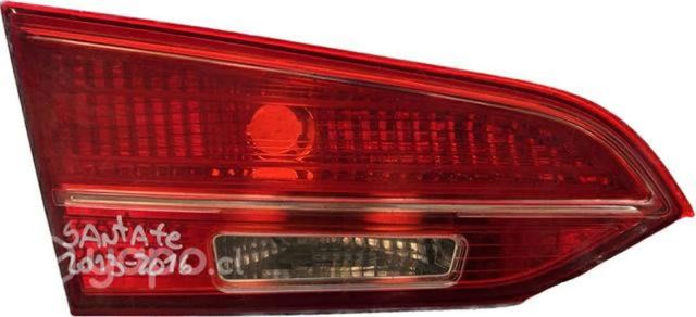 Foco portalón izquierdo Hyundai Santa Fe 2013-2016