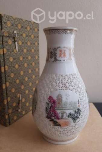 Jarron de porcelana encaje reticulado