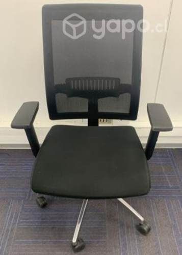 2 Sillas de oficina Ergonómicas (estilo jefe)