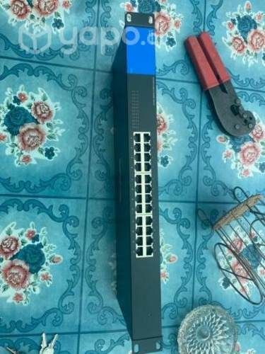 Switch Linksys Se3024