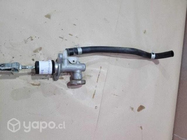 Bomba embriague np300 2018