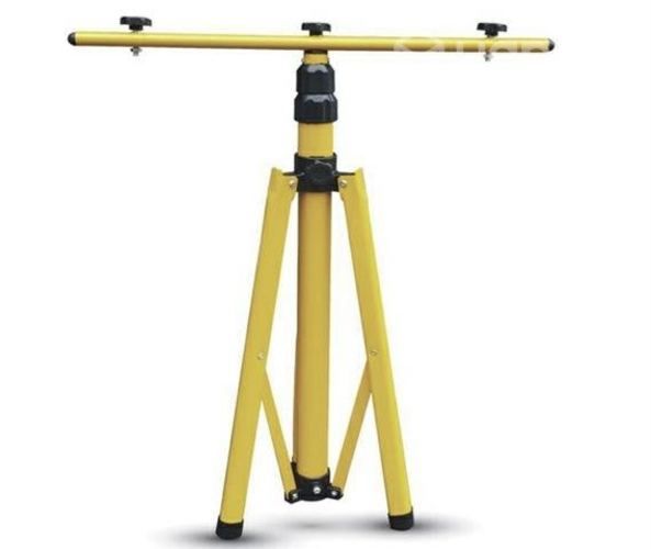 Soporte atril trípode extensible para focos