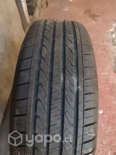 Neumático aro 16 205/55 R16 marca "GOOD YEAR"
