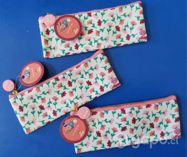 Bellos estuches Village originales, de género