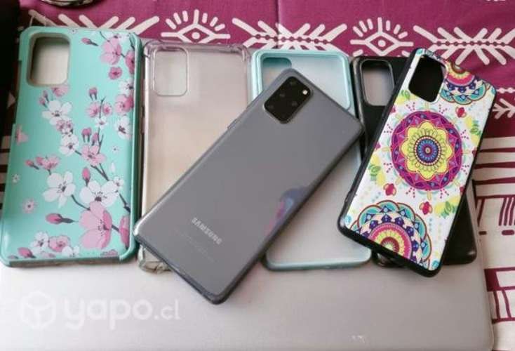 S20 plus , con carcasas de regalo