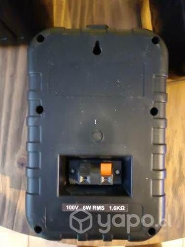 Par parlantes marca SCORPION