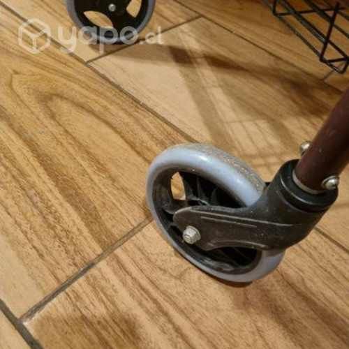 Burrito andador con ruedas y asiento