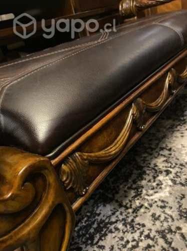 Banqueta Ashley de cuero madera tallada