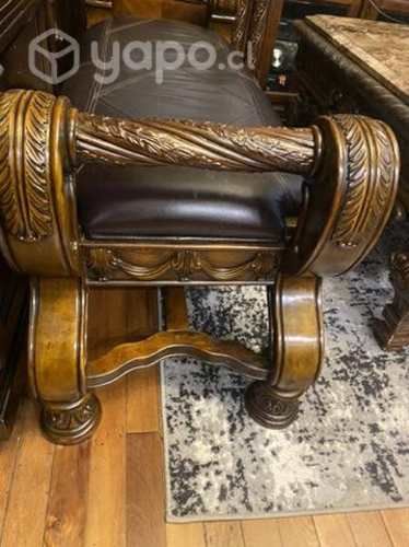 Banqueta Ashley de cuero madera tallada