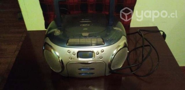 Radio toca Cd y Cassette .