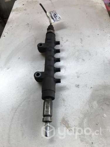 Riel con valvula presion combustible Peugeot Box