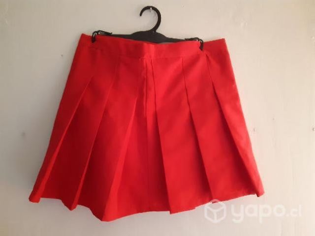 Falda roja plisada talla S
