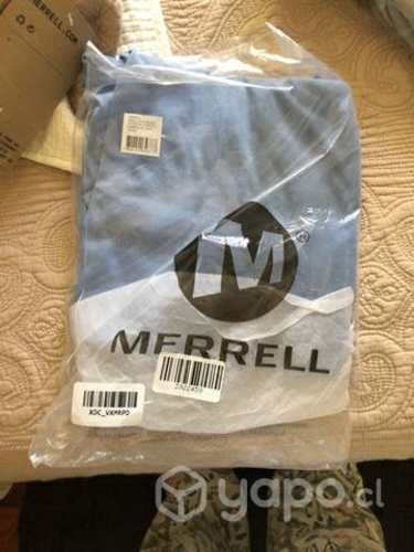 Polera merrel original ,la compré y me quedó chica