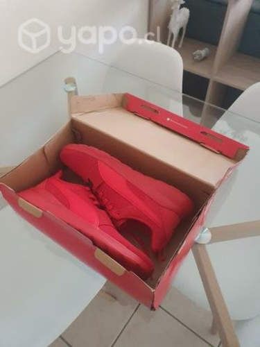 Zapatillas PUMA SOFTFOAM color rojo talla 11.5