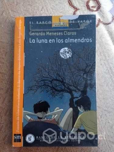 La Luna en los Almendros