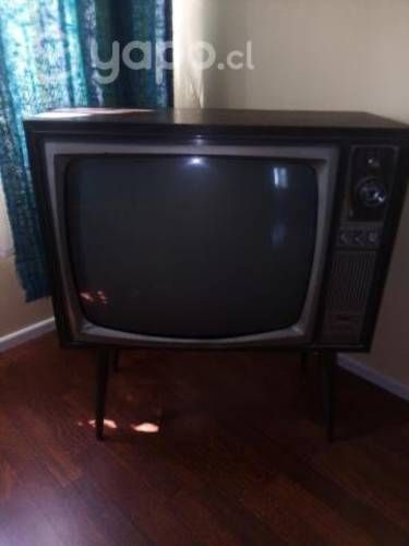Televisor antiguo sylvania