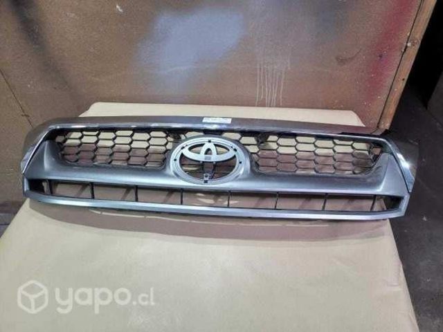 Mascara toyota hilux nueva 2012