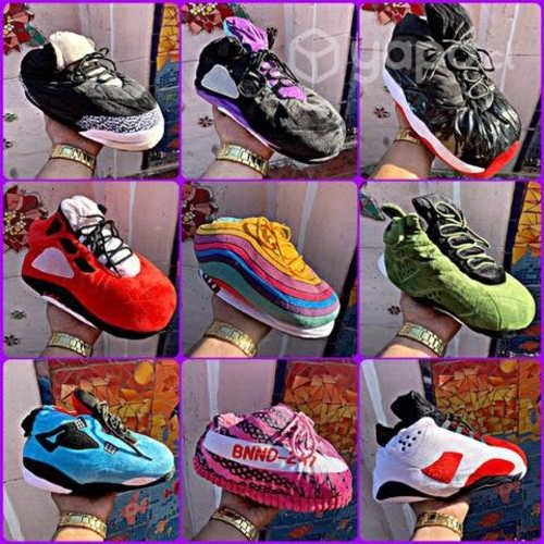 Pantuflas tipo zapatillas