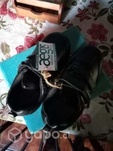 Zapatos de coegio nuevos 29 y 30