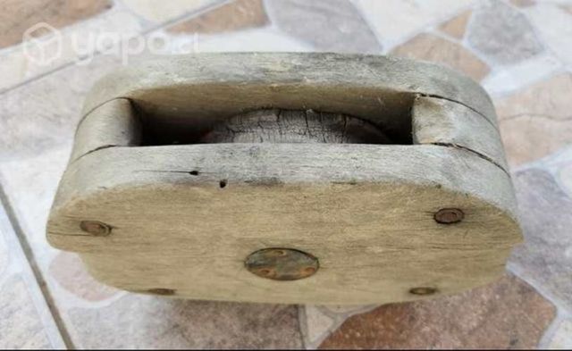 Pateca o pasteca de bardo antigua de madera