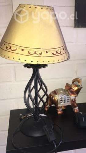 Lámpara de mesa o velador