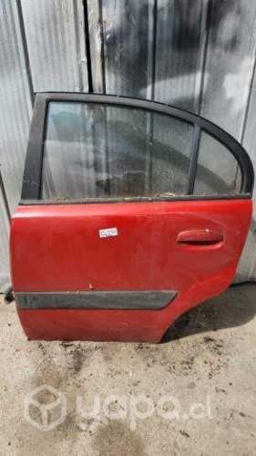 Puerta trasera izquierda kia rio jb 2008