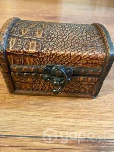 Cofre-joyero o decorarivo pequeño