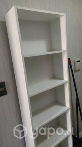 Mueble blanco más impresora